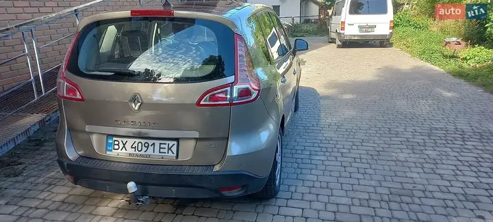 Renault Scenic 2010 photo 3
