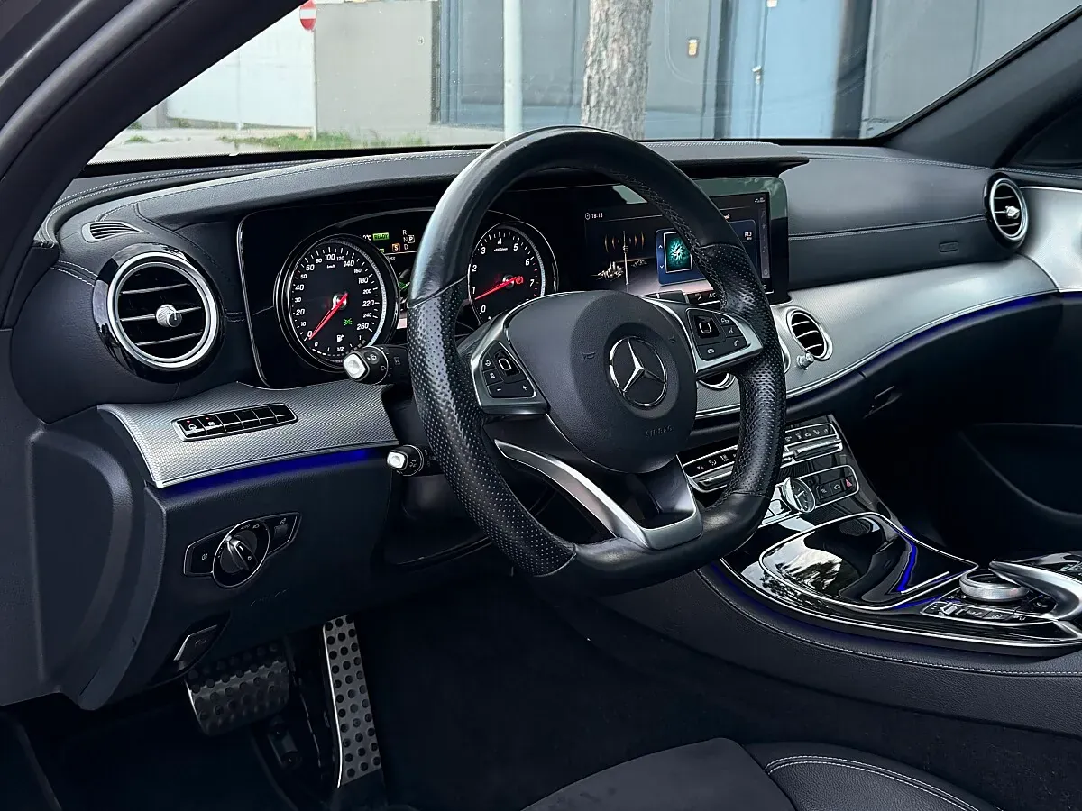 Mercedes-Benz E-Class 2018 photo 2