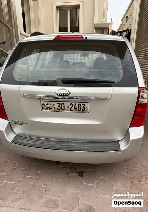 Kia Carnival 2014 photo 2