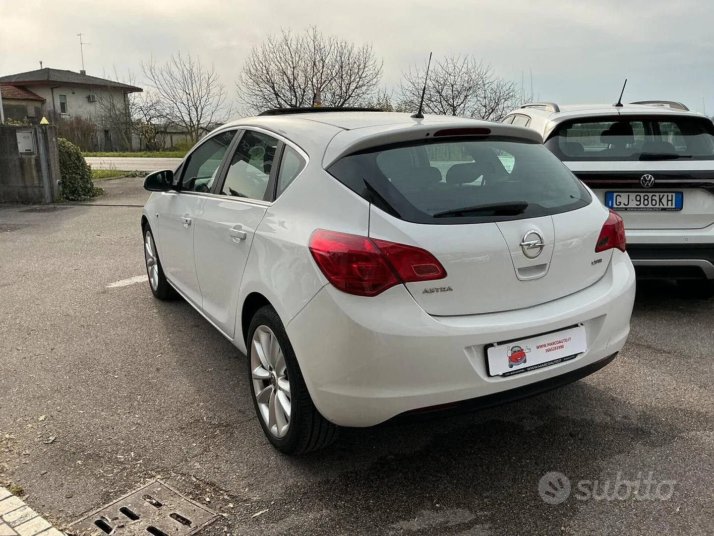 Opel Astra 2010 photo 4