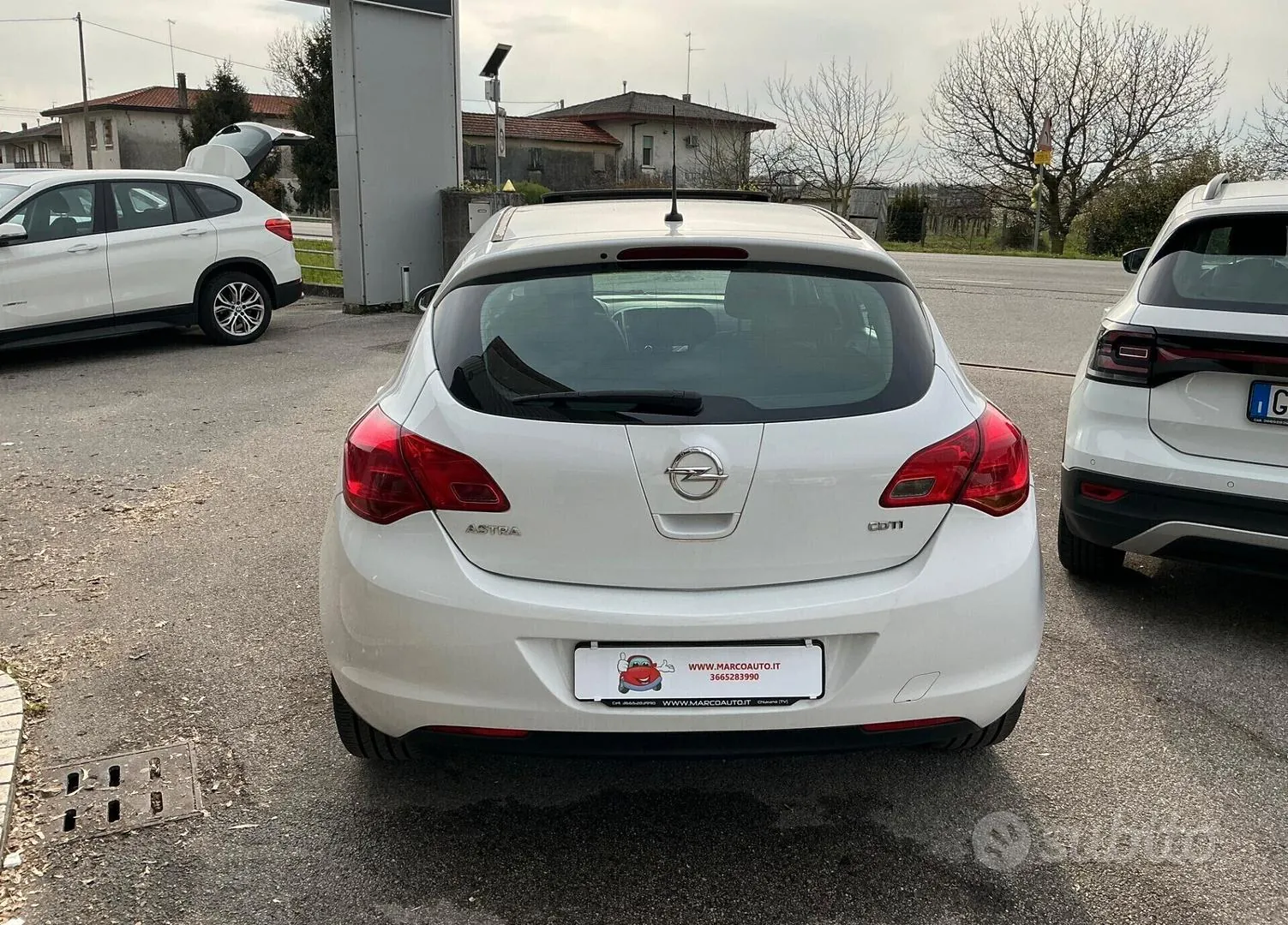 Opel Astra 2010 photo 3