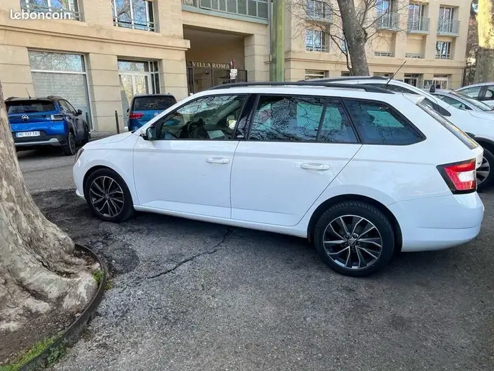 Skoda Fabia 2015 photo 2