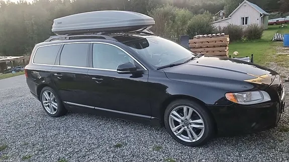 Volvo V70 2013 photo 2
