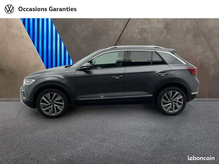 Volkswagen T-Roc 2023 photo 2