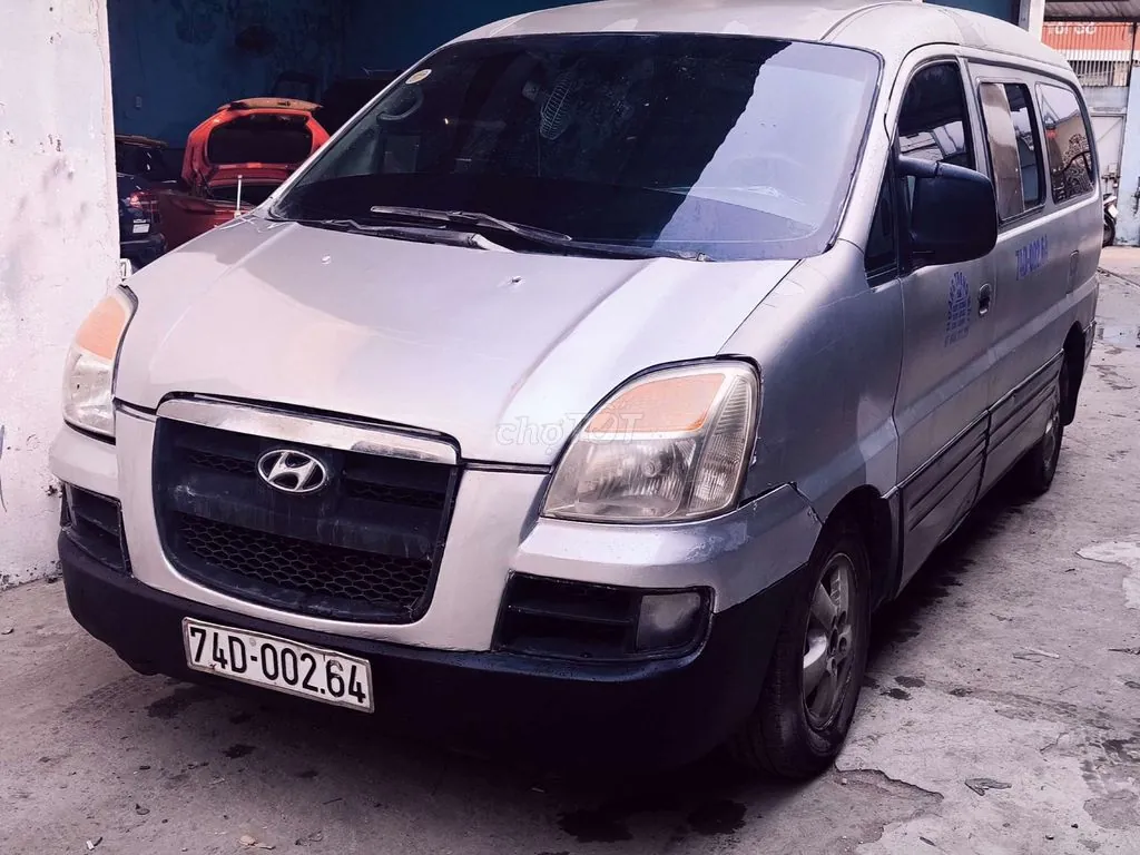 Hyundai Starex 2004 photo 2