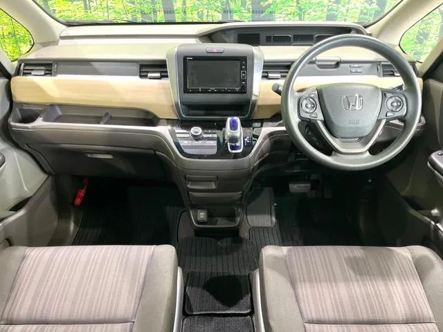 Honda Freed Hybrid 2019 photo 2