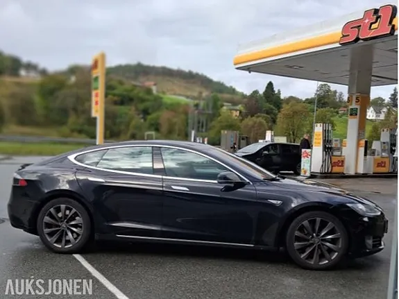 Tesla Model S 2016 photo 3