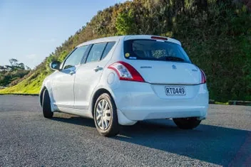 Suzuki Swift 2014 photo 2