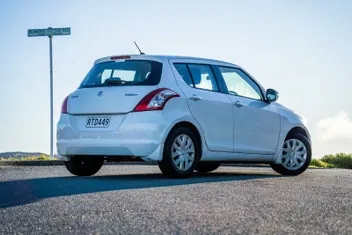 Suzuki Swift 2014 photo 3