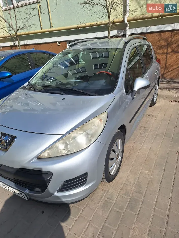 Peugeot 207 2010 photo 3