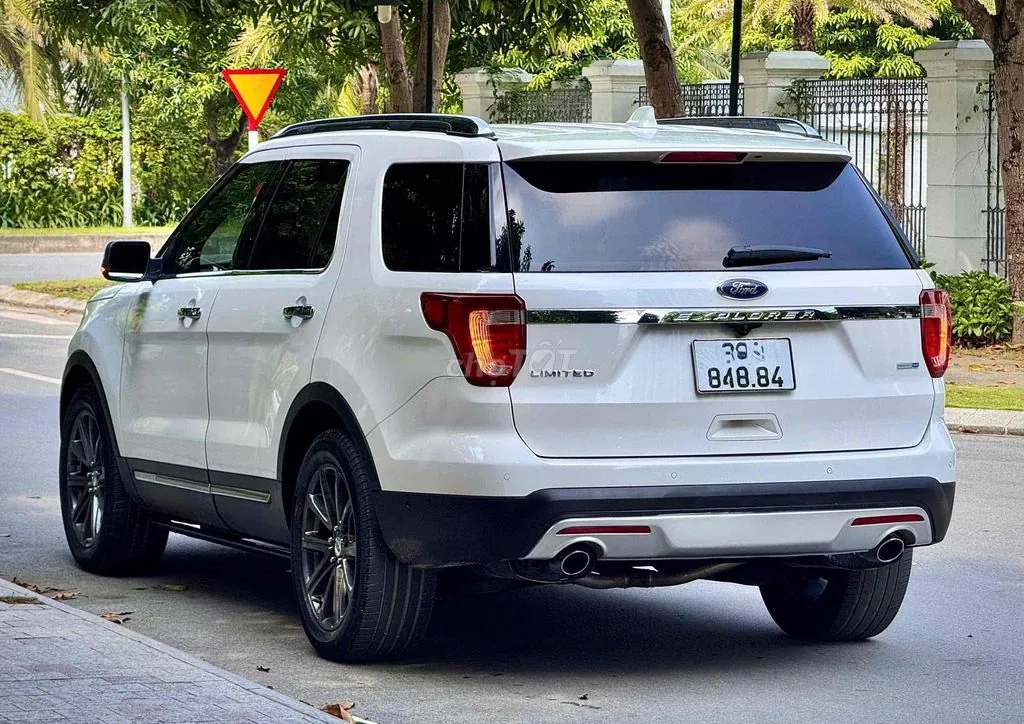 Ford Explorer 2017 photo 3