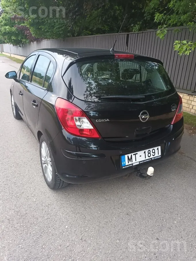 Opel Corsa 2011 photo 3