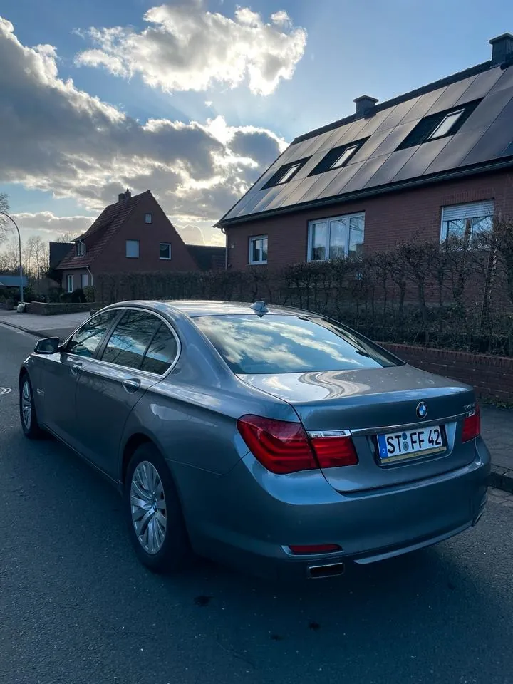 BMW 740