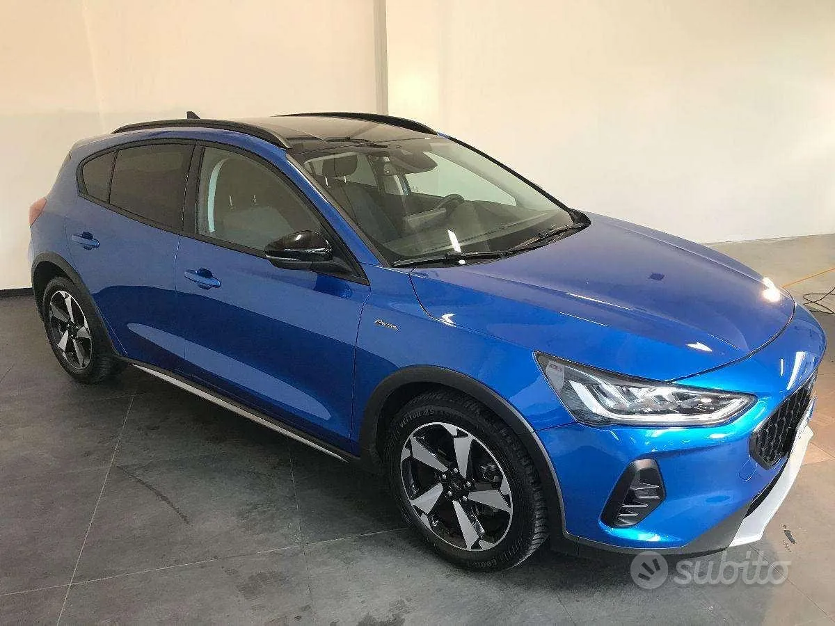 Ford Focus 2023 photo 3