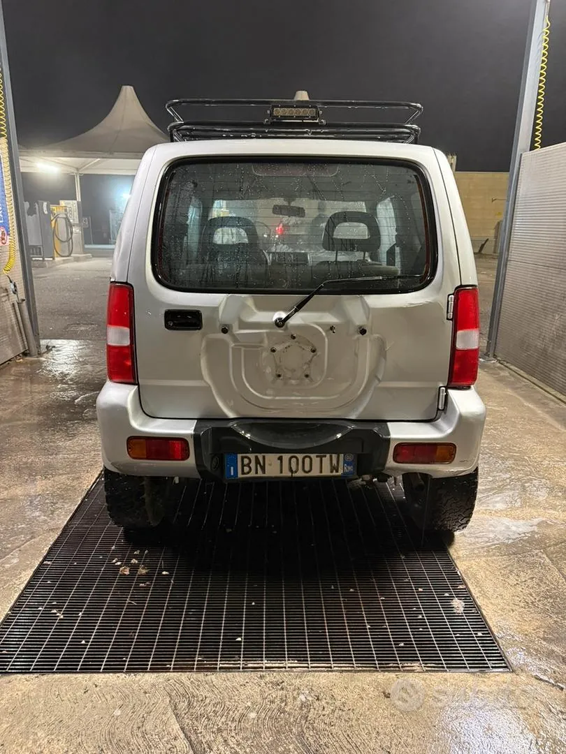 Suzuki Jimny 2000 photo 5