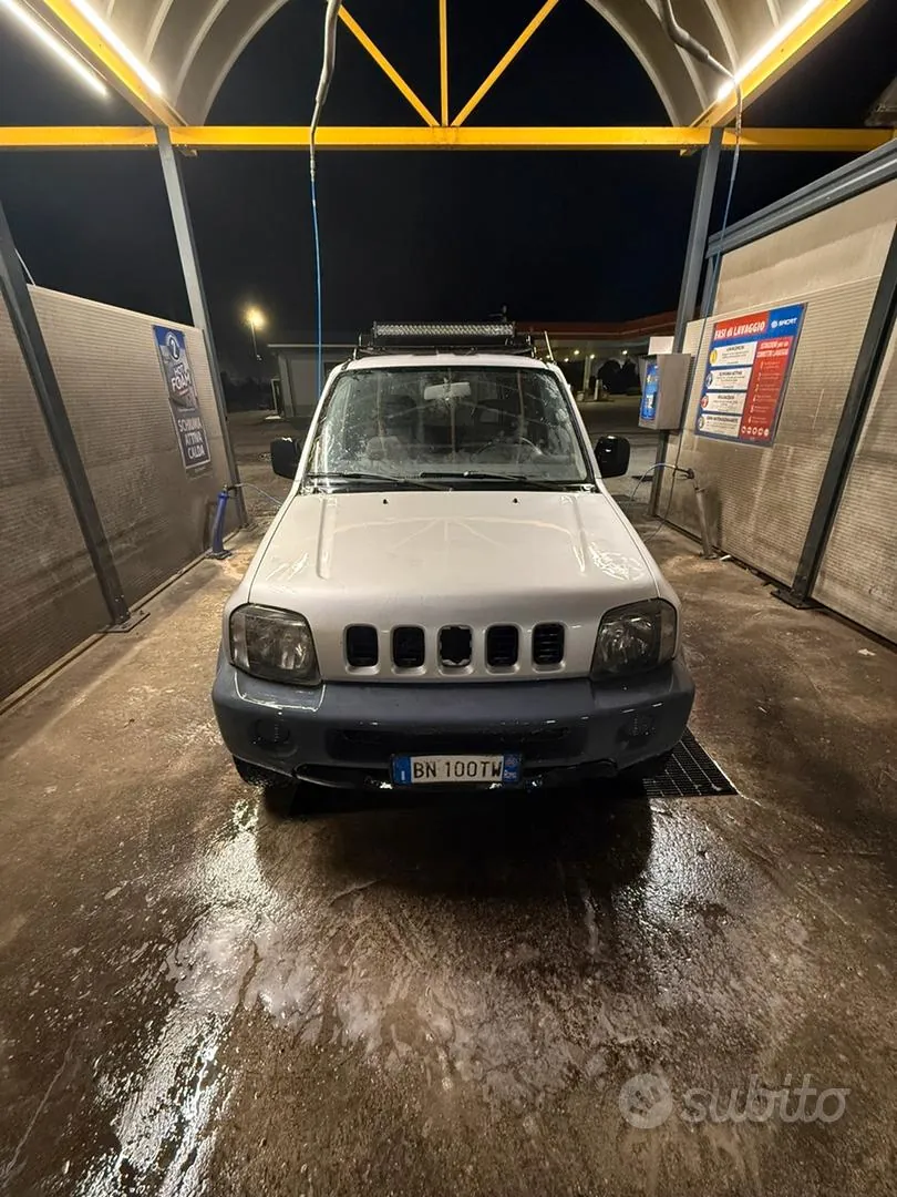 Suzuki Jimny 2000 photo 2