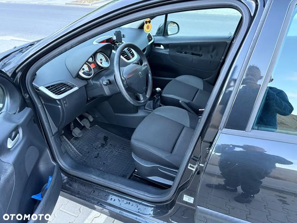 Peugeot 207 2009 photo 3