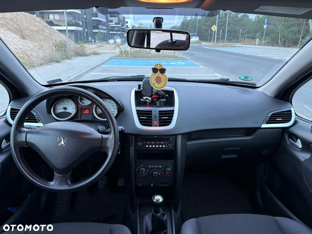 Peugeot 207 2009 photo 2