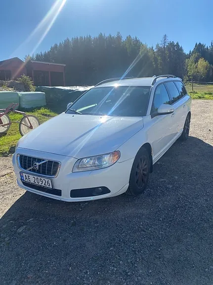 Volvo V70 2008 photo 2