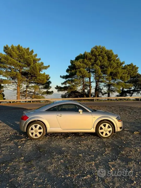 Audi Tt 2002 photo 2
