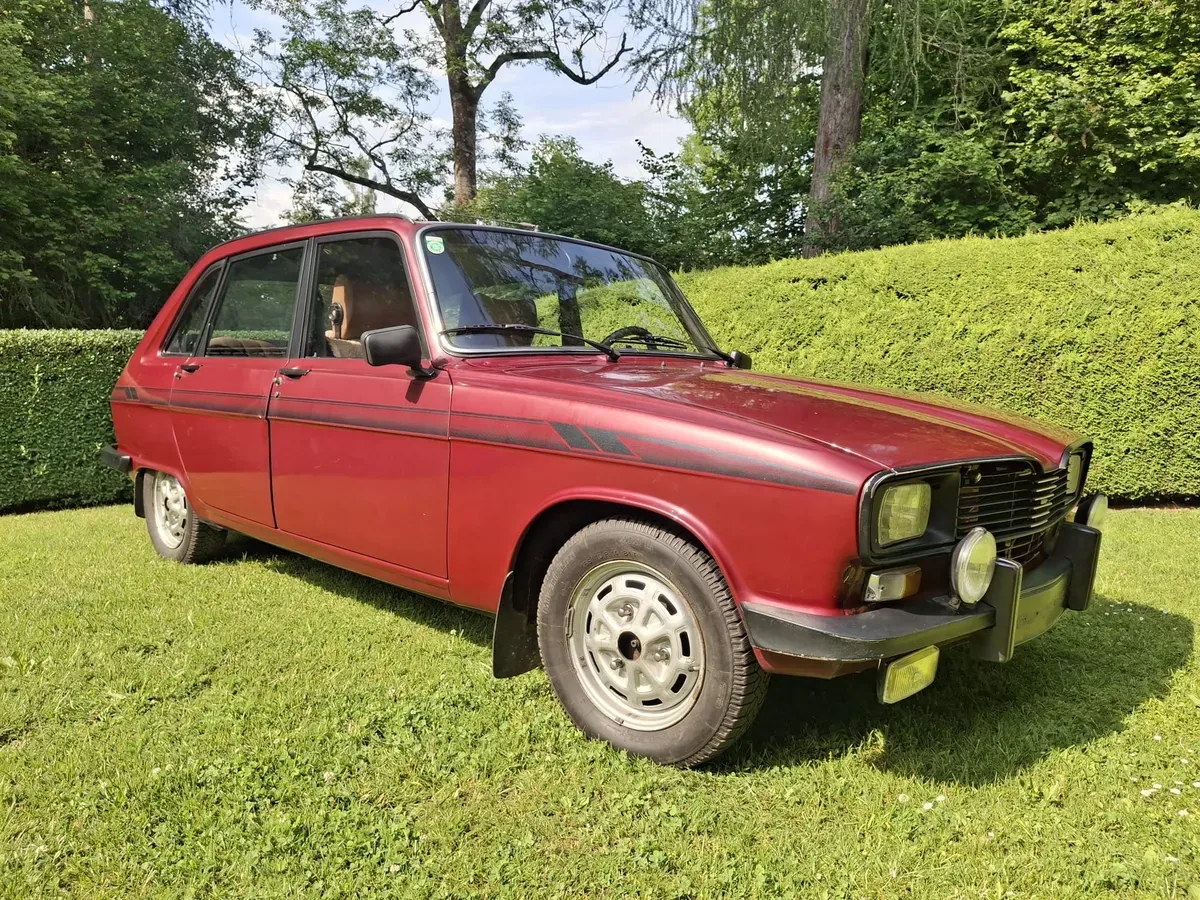 Renault Sonstige 1977 photo 2