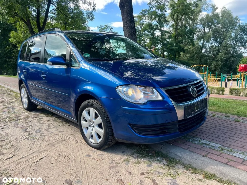 Volkswagen Touran 2007 photo 2