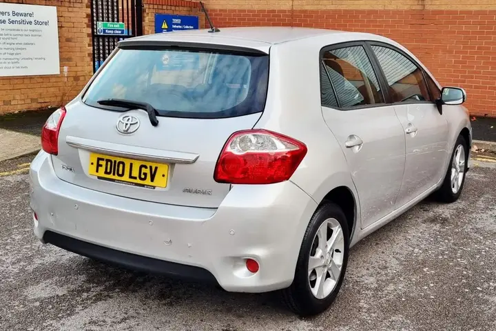 Toyota Auris 2010 photo 4