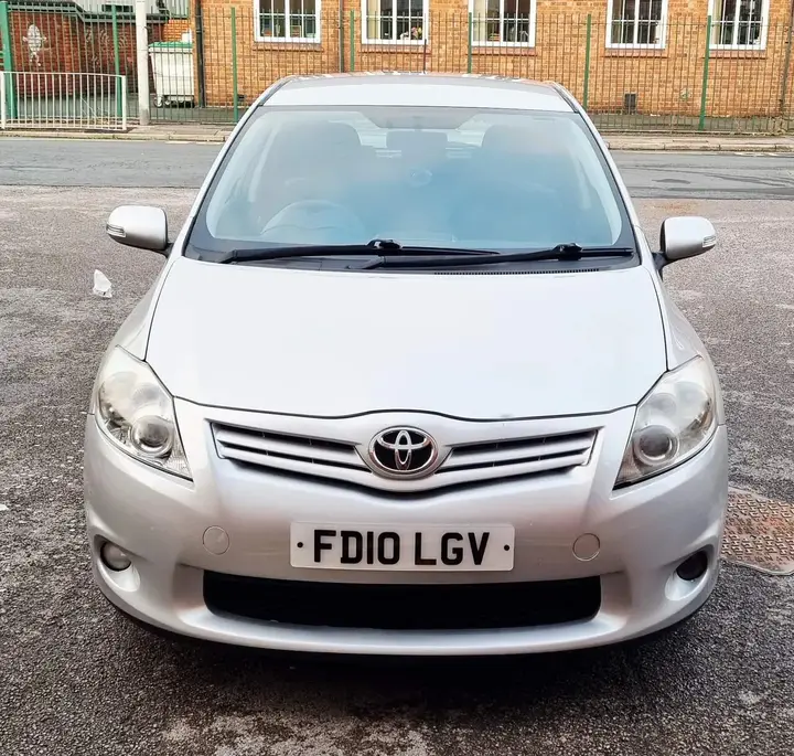 Toyota Auris 2010 photo 3