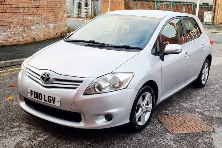 Toyota Auris 2010 photo 2