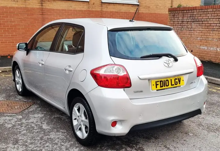 Toyota Auris 2010 photo 5