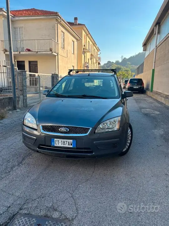 Ford Focus 2005 photo 2