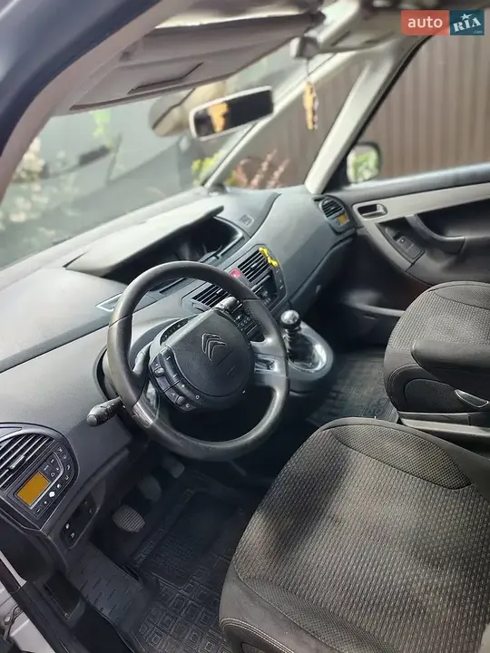 Citroen C4 Picasso 2012 photo 4