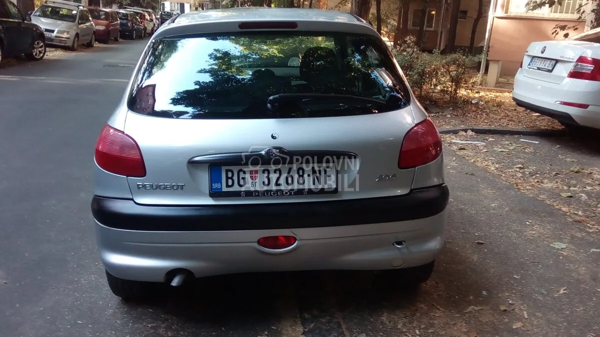 Peugeot 206 2002 photo 2