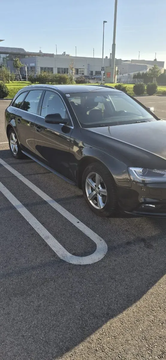 Audi A4 2012 photo 3