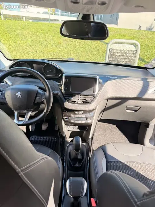 Peugeot 2008 2015 photo 3