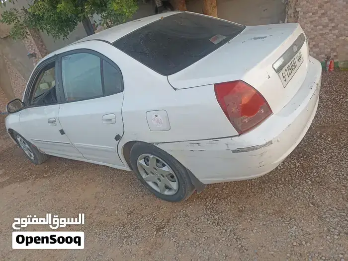 Hyundai Avante 2005 photo 2
