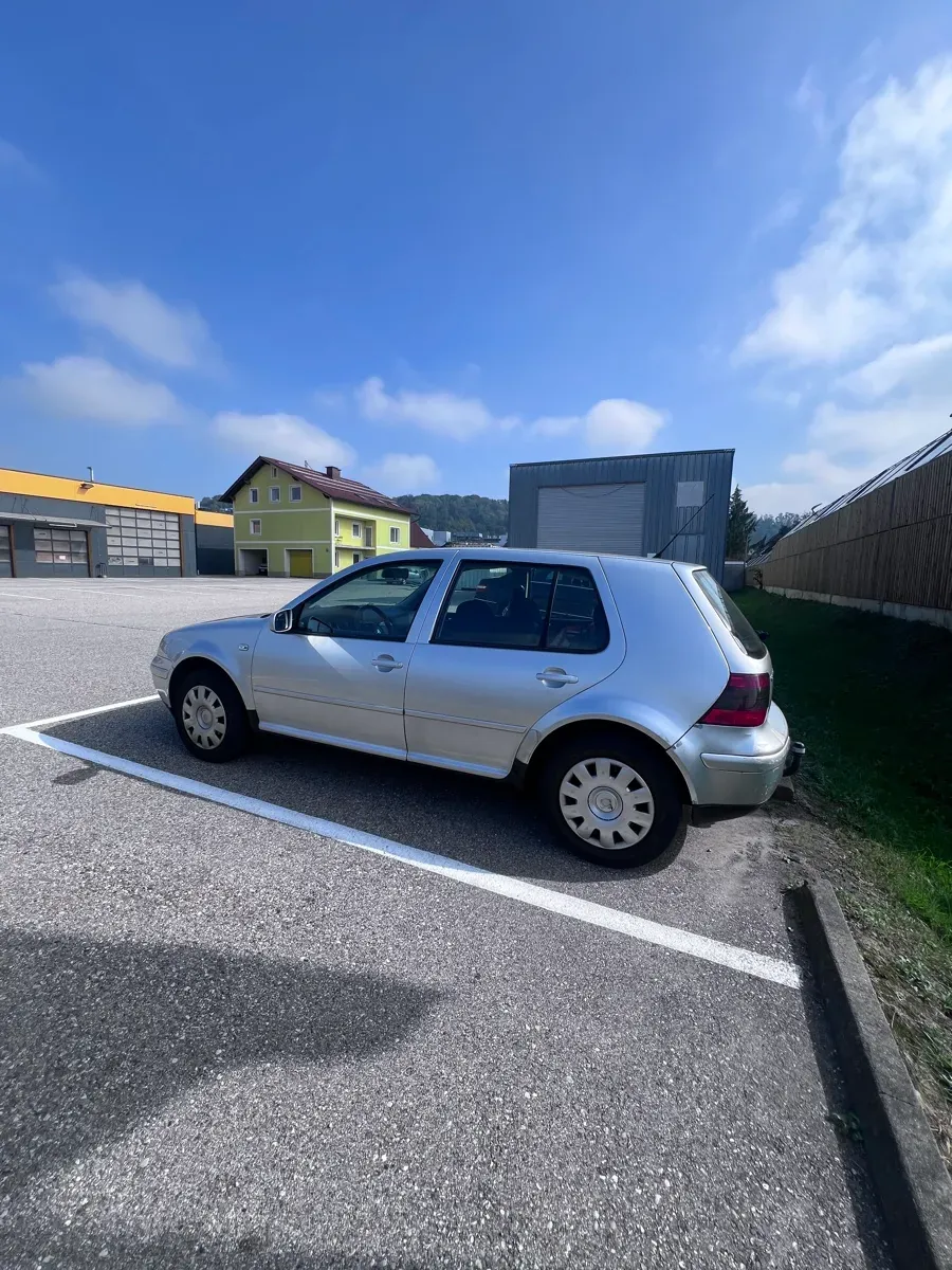 Volkswagen Golf 2002 photo 3