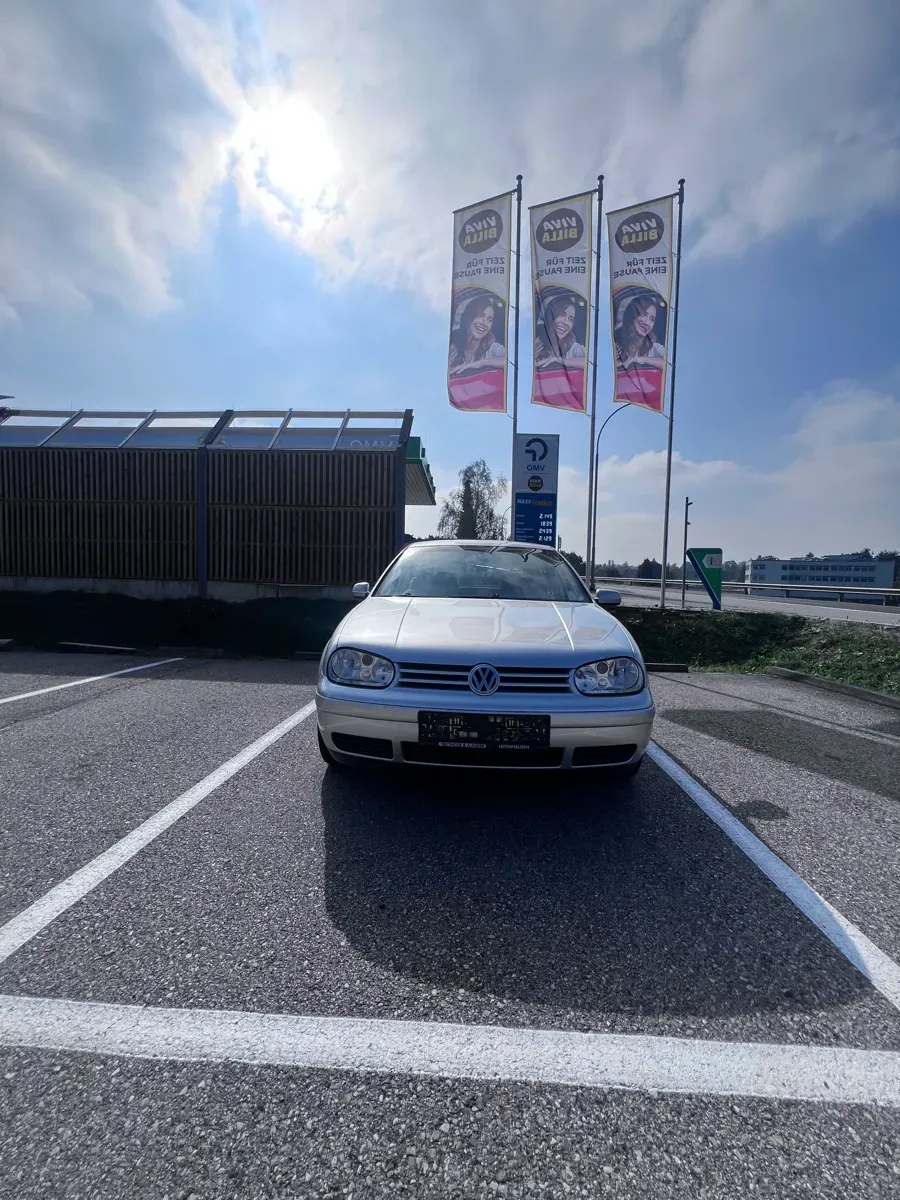 Volkswagen Golf 2002 photo 2
