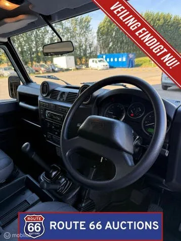 Land Rover Defender 2016 photo 2