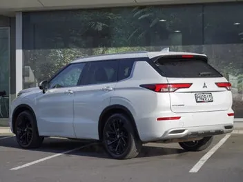 Mitsubishi Outlander 2022 photo 3