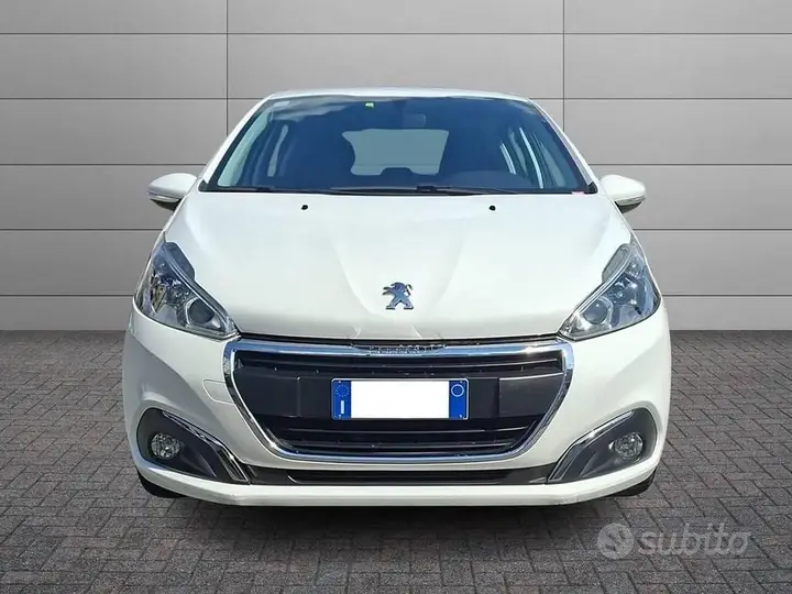 Peugeot 208 2017 photo 3