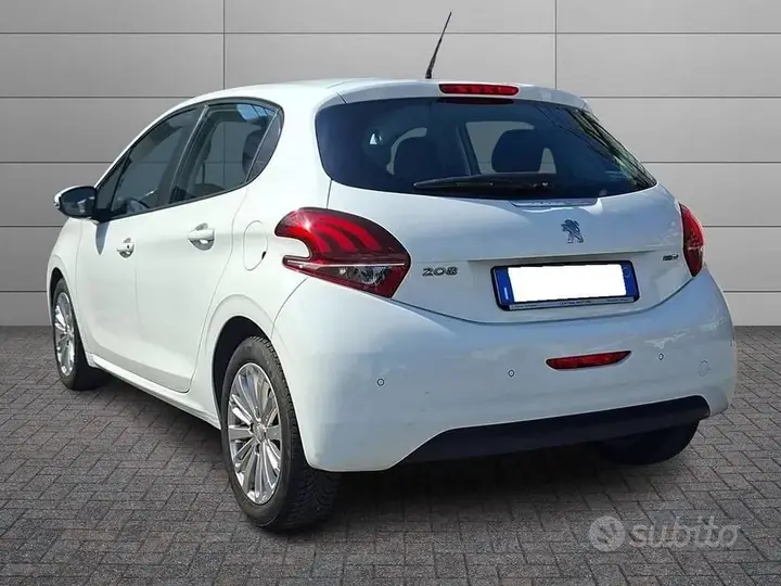 Peugeot 208 2017 photo 2
