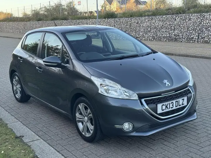 Peugeot 208