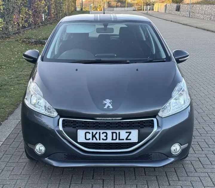 Peugeot 208 2013 photo 3