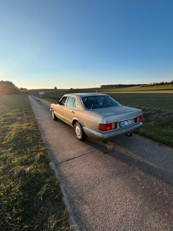Mercedes-Benz W126