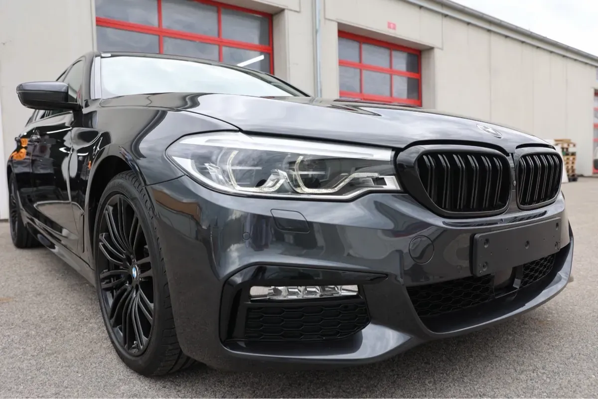 BMW 5 Series 2017 photo 2