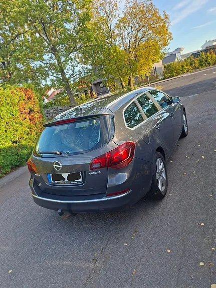Opel Astra 2013 photo 3