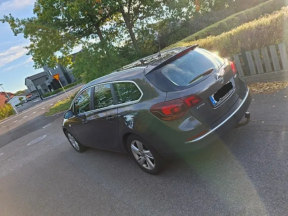 Opel Astra 2013 photo 4
