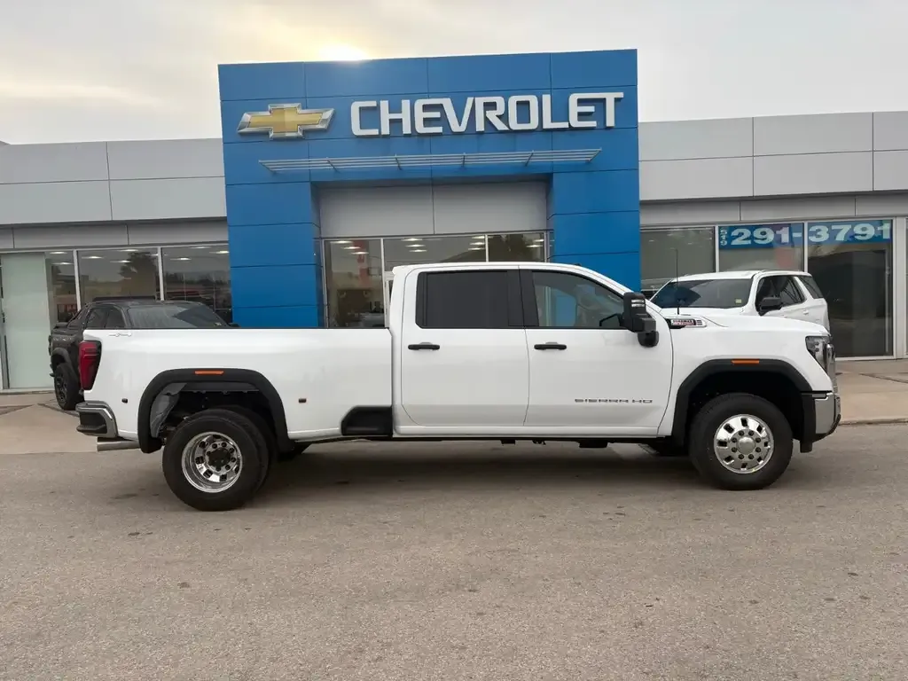 GMC Sierra 3500Hd 2026 photo 2