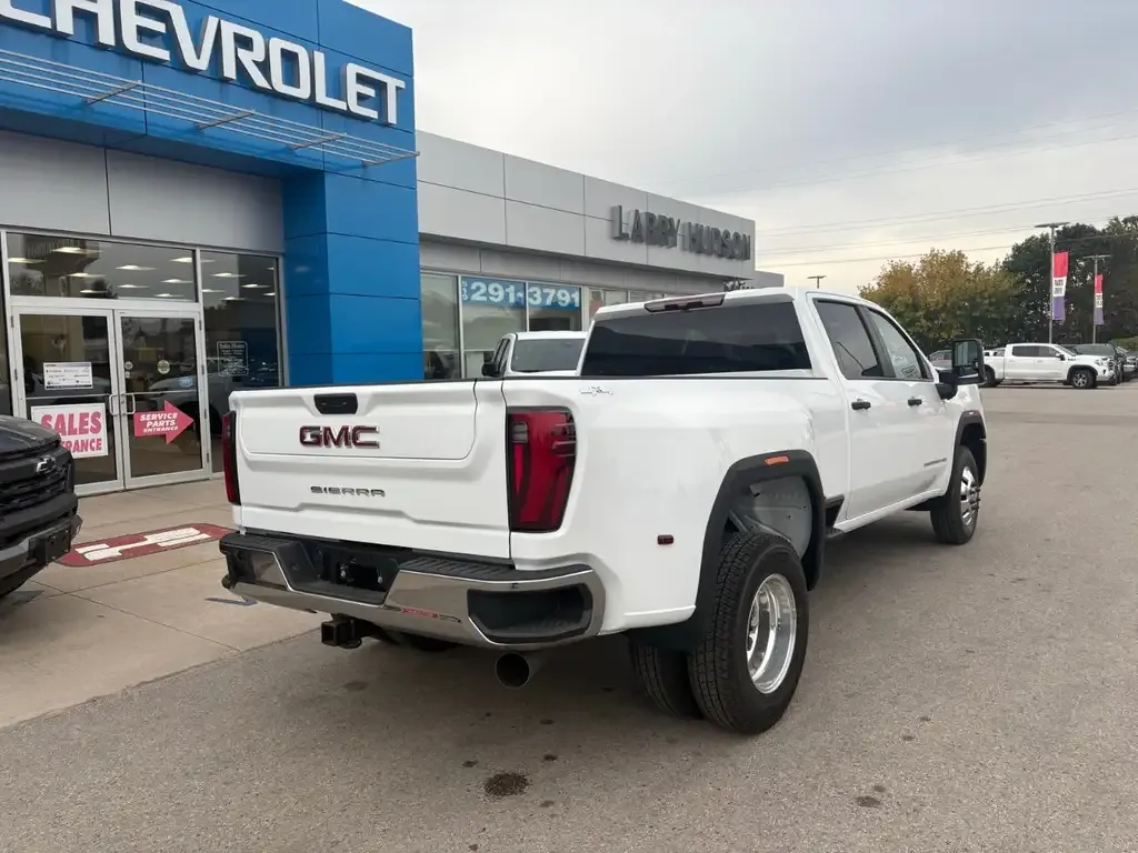 GMC Sierra 3500Hd 2026 photo 3